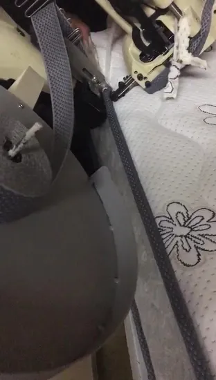 Máquina de costura típica para bordas de fita de colchão